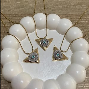 Nazar Üçgen Gold Kolye