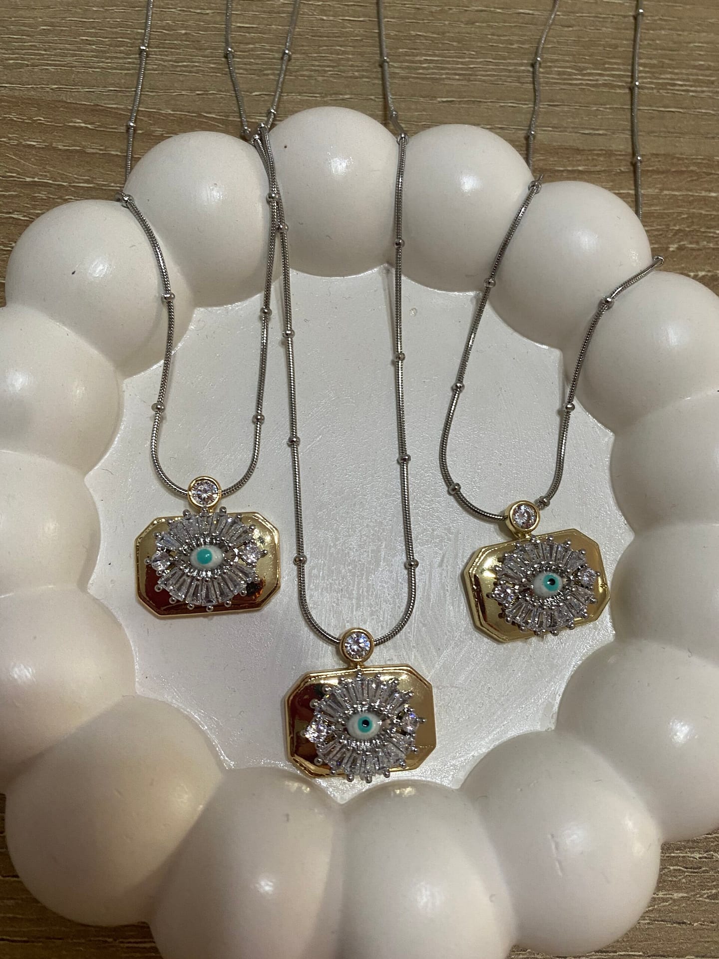 Yeni Sezon Küpe Hediye Fikirleri Kıyafetlerle Kombin ve Uyum Püf Noktaları